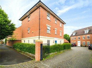 5 bedroom detached house for sale in Fenton Avenue, Swindon, Wiltshire, SN25