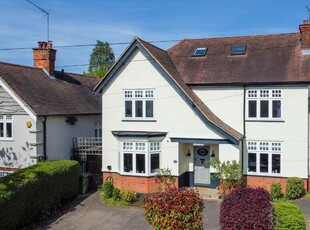 5 bedroom detached house for sale in Headley Chase, Brentwood, Essex, CM14