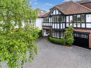 5 bedroom detached house for sale in King Harry Lane, St. Albans, Hertfordshire, AL3