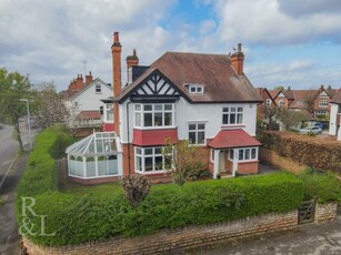 5 bedroom detached house for sale in Musters Road, West Bridgford, Nottingham, NG2