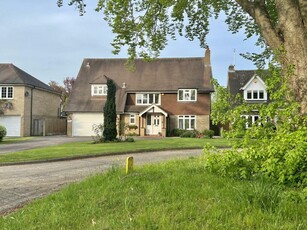 5 bedroom detached house for sale in Roundwood Grove, Hutton Mount, Brentwood, CM13