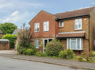 5 bedroom detached house for sale in Sutherland Drive, Burpham, Guildford, Surrey, GU4