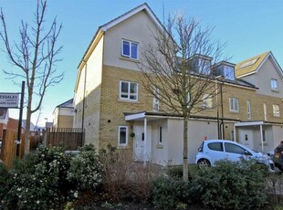 5 Bedroom End Of Terrace House For Sale In Ickenham