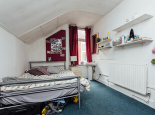 5 bedroom semi-detached house for rent in Lenton Boulevard, Nottingham, Nottinghamshire, NG7