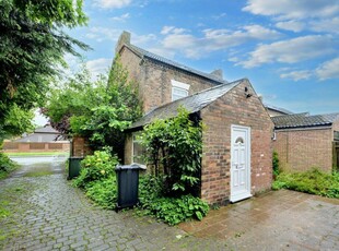 5 bedroom semi-detached house for rent in Wilford Lane, West Bridgford, NG2 7RL, NG2