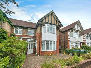 5 bedroom semi-detached house for sale in Devonshire Road, Southampton, Hampshire, SO15