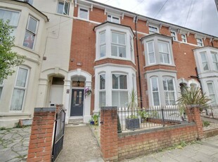 5 bedroom terraced house for sale in Malvern Road, Southsea, PO5