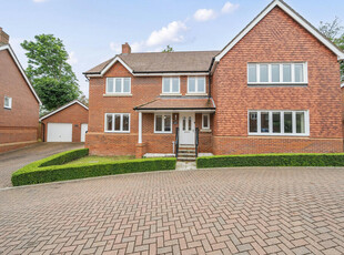 6 bedroom detached house for rent in Cleverley Rise, Bursledon, Southampton, Hampshire, SO31