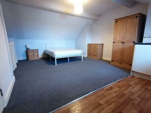 6 bedroom terraced house for rent in Room 6, 260 Bentley Road, Doncaster, DN5