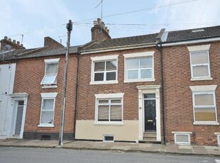 6 bedroom terraced house for sale in Freehold Street, Northampton, NN2