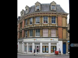 7 bedroom flat for rent in Royal York Crescent, Bristol, BS8