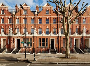7 bedroom luxury House for sale in London, United Kingdom