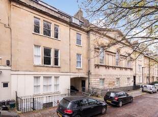 Flat to rent in Kensington Place, Bath BA1