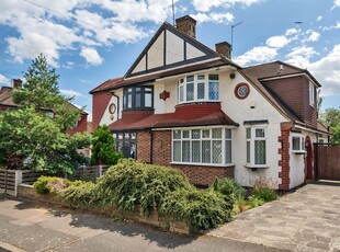 Semi-detached House for sale - Courtfield Rise, BR4