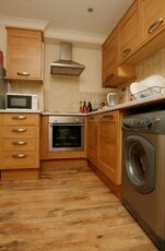 Shared accommodation to rent in Flat 3, 35, The Walk, Roath, Cardiff CF24