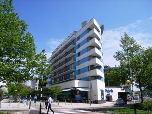 Studio flat for rent in Waverley House, Cathedral Walk, Harbourside, BS1
