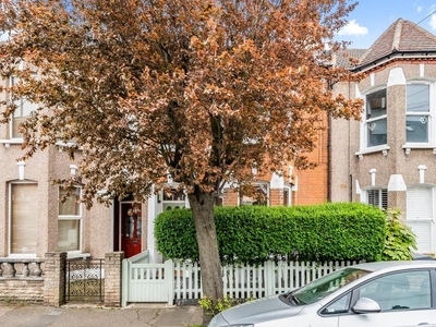 2 bedroom Flat for sale in Bovill Road, Forest Hill SE23