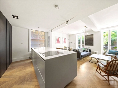 Crouch Hill, London, N4 3 bedroom flat/apartment in London