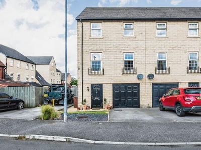 Town house for sale in Woodlock Road, Ackworth WF7