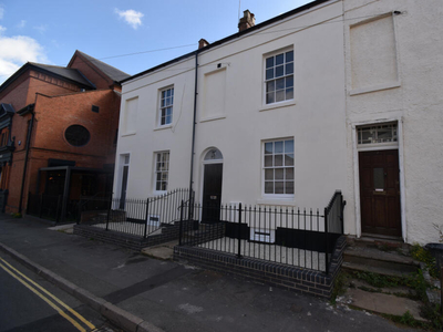 3 bedroom terraced house for rent in Mill Street, Leamington Spa, Warwickshire, CV31