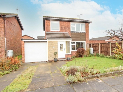 3 bedroom detached house for sale in Scaftworth Close, Bessacarr, Doncaster, DN4