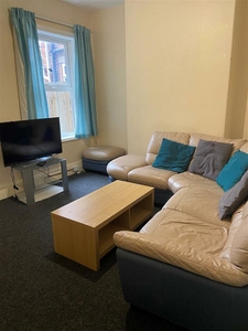 3 bedroom house share for rent in Falmouth Street, Hull, HU5