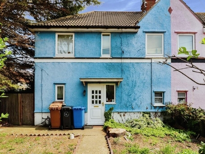 3 bedroom semi-detached house for sale in Campbell Road, Ipswich, IP3