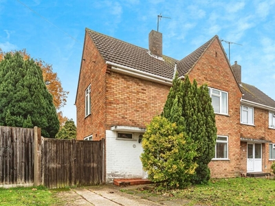 3 bedroom semi-detached house for sale in Radnor Road, Earley, Reading, RG6