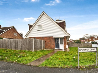 3 bedroom semi-detached house for sale in Rainham Close, Maidstone, Kent, ME15