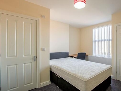 4 bedroom terraced house for rent in Surrey Street, Derby, Derbyshire, DE22