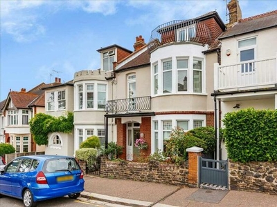 4 bedroom terraced house for sale Southend-on-sea, SS9 1DQ