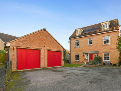 5 bedroom detached house for sale in Bury St. Edmunds, Suffolk., IP32