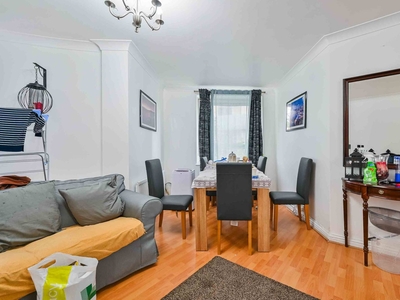 Flat in Royal Langford Apartments, St John's Wood, NW6