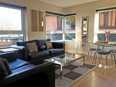 Studio flat for sale in Town Centre, RG21