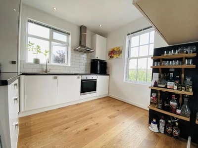 1 Bedroom Flat For Sale In Cockfosters, Herts