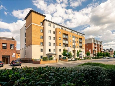 1 Bedroom Flat For Sale In Maidenhead