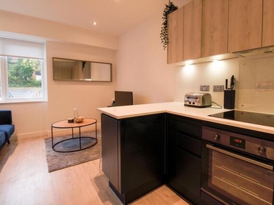 1 Bedroom Serviced Apartment For Rent In Redhill, Surrey