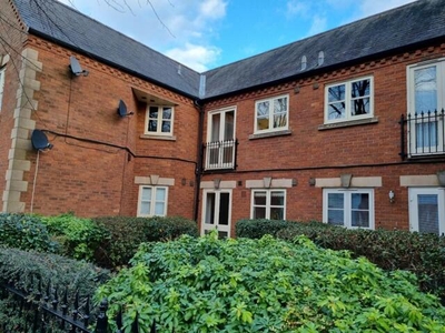 2 Bedroom Flat For Sale In Leamington Spa