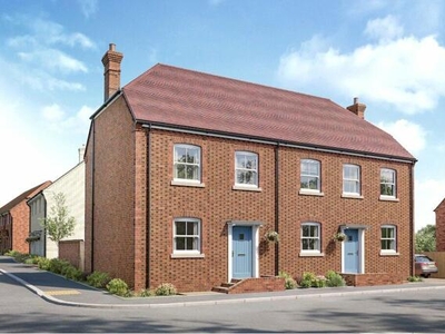 2 Bedroom Semi-detached House For Sale In North Baddesley, Hampshire