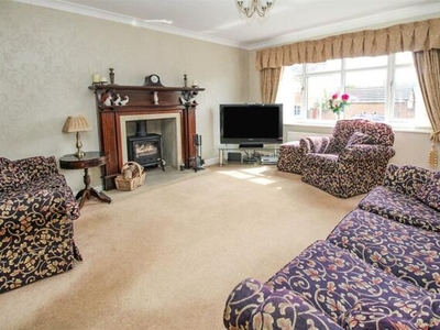 3 Bedroom Detached House For Sale In Idle, Bradford