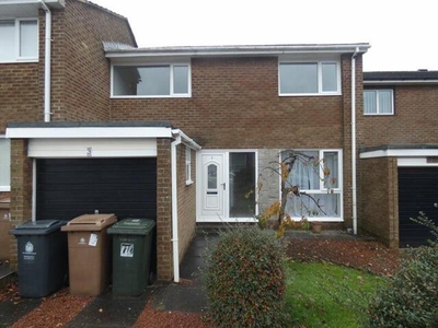 3 Bedroom Semi-detached House For Rent In Highfields