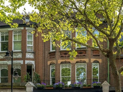 4 Bedroom Apartment For Sale In Kew, Surrey