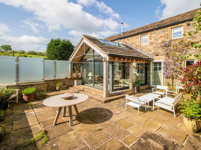 4 Bedroom Barn Conversion For Sale In New Mill