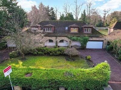 5 Bedroom Detached House For Sale In Walton-on-thames