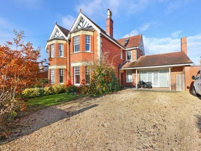 6 Bedroom Semi-detached House For Sale In Cheltenham, Gloucestershire