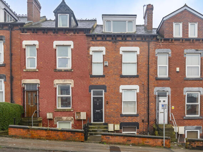 7 Bedroom Terraced House For Sale In Leeds