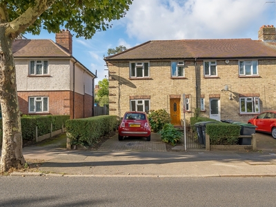 Coppetts Road, London - 3 bedroom semi-detached house