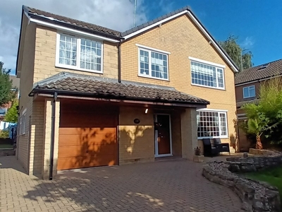 Low Street, Carlton-In-Lindrick, Worksop - 4 bedroom detached house