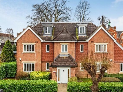 2 Bedroom Apartment For Sale In Leatherhead
