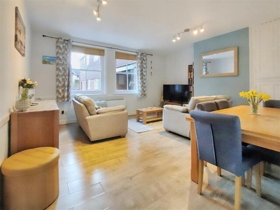 2 Bedroom Apartment For Sale In Petworth, West Sussex